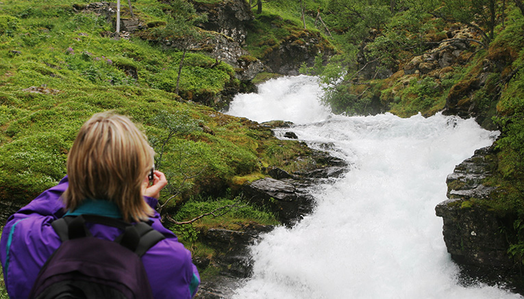 Wnwq-norway-walking-8